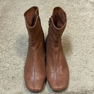 Timberland soft brown leather boots size 7.5